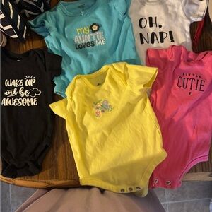 Bundle of 5 0-3 month onesies